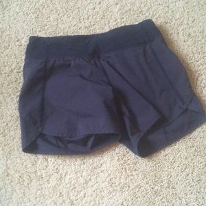 Black ivivva girl shorts